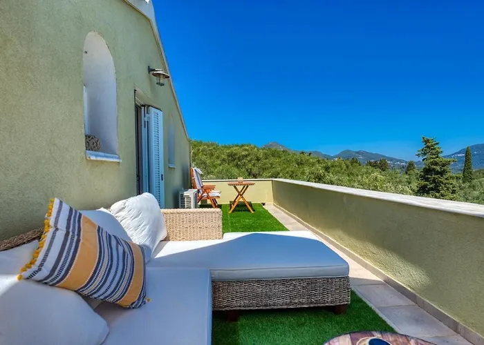 Mavres Luxury Loft Apartment Ágios Matthaíos