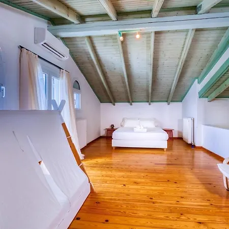 Mavres Luxury Loft Апартаменты *